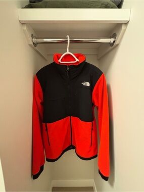 The North Face Men’s Denali Fleece Jacket